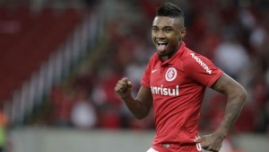 Inter corre para conseguir renovação do empréstimo de Vitinho (Foto: Divulgação / Internacional)