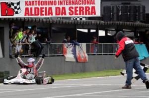Thiago Oliveira venceu a última etapa do Light  (Foto: Luiz Pinheiro) 