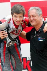 Thiago Oliveira no pódio (Foto: Luiz Pinheiro)