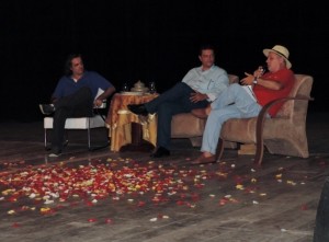 Gustavo Felicíssimo, André Rosa e Daniel Thame  debateram a prosa de Jorge Amado (Foto: Iguaí Mix)