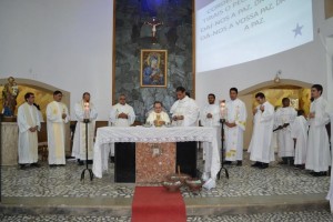 Padres do Vicariato São Marcos celebraram juntos  (Foto: Iguaí Mix)