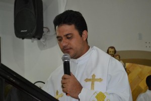 Pe. Frenilson Brito (Foto: Iguaí Mix)