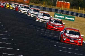 Rodrigo Baptista quer voltar a andar na frente  com seu Toyota (Foto: Vanderley Soares/Divulgação)