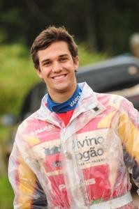 Bruno Varela quer assumir a liderança do campeonato  (Foto: Donizetti Castilho/DFotos)