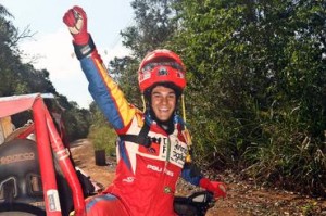 Bruno Varela comemorando vitória  (Foto: Sanderson Pereira/Divulgação)