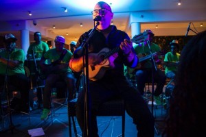 Dudu Nobre, em Luanda na África (Foto: Divulgação)