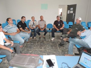 Representantes de diversos setores compareceram à reunião (Foto: Iguaí Mix)