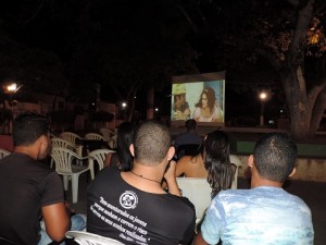 Cinema na Praça (Foto: Iguaí Mix)