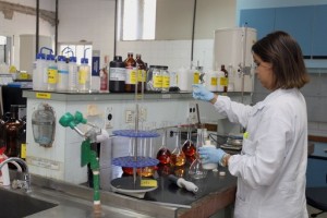 Rede de Laboratórios e Tecnologia Avançada Asseguram Qualidade da Água Distribuída pela Embasa. (Foto: Carla Ornelas/GOVBA)