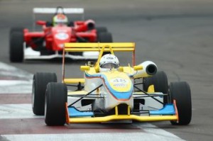 Renan Pietrowski é o líder da Fórmula 3 Light  (Foto: Vanderley Soares/Divulgação)