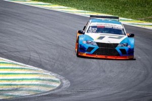 Luca Milani quer ir atrás da vitória na Sprint Race (Foto: Divulgação)