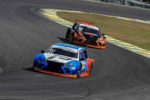 Luca Milani liderou alguns momentos da segunda prova  (Foto: Luciano Santos/SigCom)