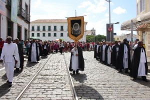 As Irmandades também participaram da Solenidade de Corpus Christi no Centro Histórico (Foto: Sara Gomes)