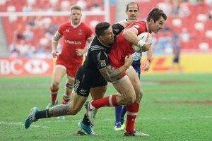 Sonny BIll Williams contra o Canadá: especialista em tackles  (Foto: Getty Images/Suhaimi Abdullah)