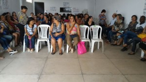 Professores antes da reunião, na sede do sindicato  (Foto: APLB Sindicato)