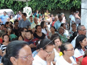 Fiéis participaram da celebração (Foto: Iguaí Mix)