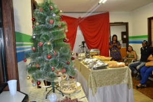 O ambiente foi decorado especialmente  para o momento natalino (Foto: Iguaí Mix)