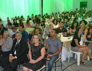Prefeito Rony Moitinho e a Primeira-dama Magna Chaves (Foto: Iguaí Mix) 