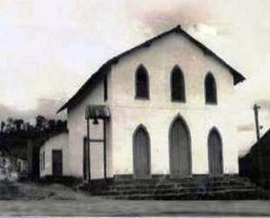 Capela construída em 1935 Antiga Igreja Católica de Iguaí