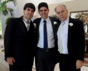 Gramiro de Matos com seus filhos  (Foto: Reprodução / Facebook)